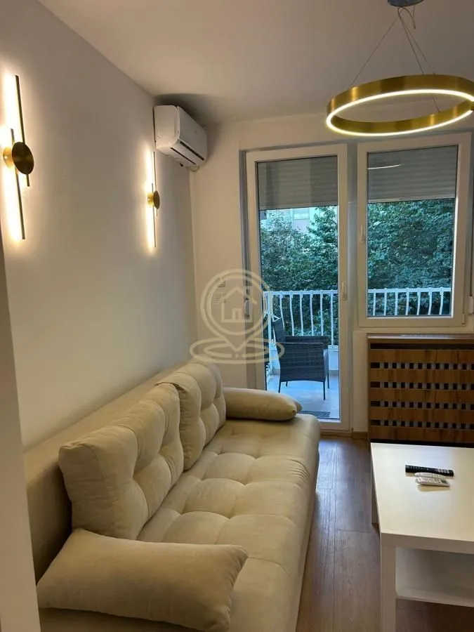Izdavanje, jednosoban stan, 35m², Stari Grad, Beograd
