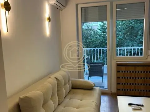 Izdavanje, jednosoban stan, 35m², Stari Grad, Beograd - image 2