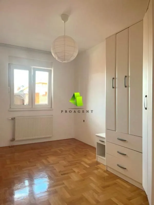 Rent, office space, 48m², Medijana, Niš