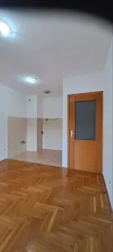 Prodaja, jednosoban stan, 36m², Stari Aerodrom, Podgorica - image 8