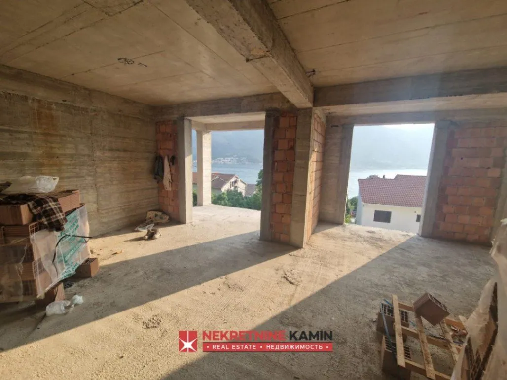 Prodaja, jednosoban stan, 58m², Dobrota, Kotor