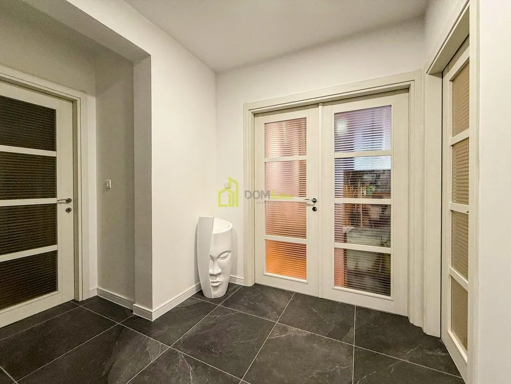 Rent, three bedroom apartment, 93m², Central Point, Podgorica