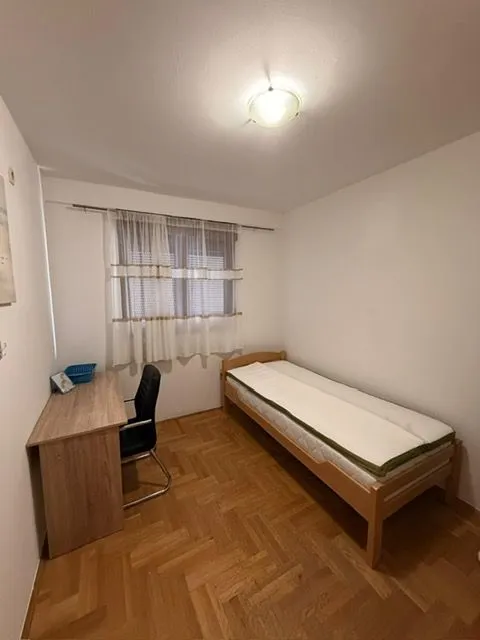Izdavanje, dvosoban stan, 67m², Stari Aerodrom, Podgorica