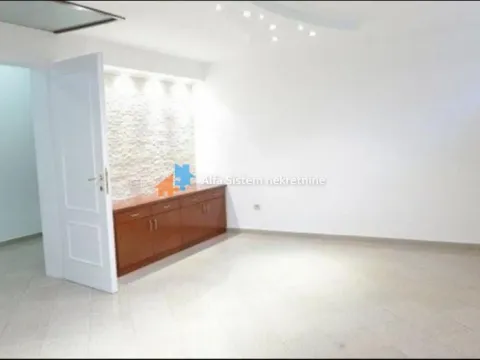 Rent, house, 300m², Voždovac Sve Podlokacije, Beograd - image 17