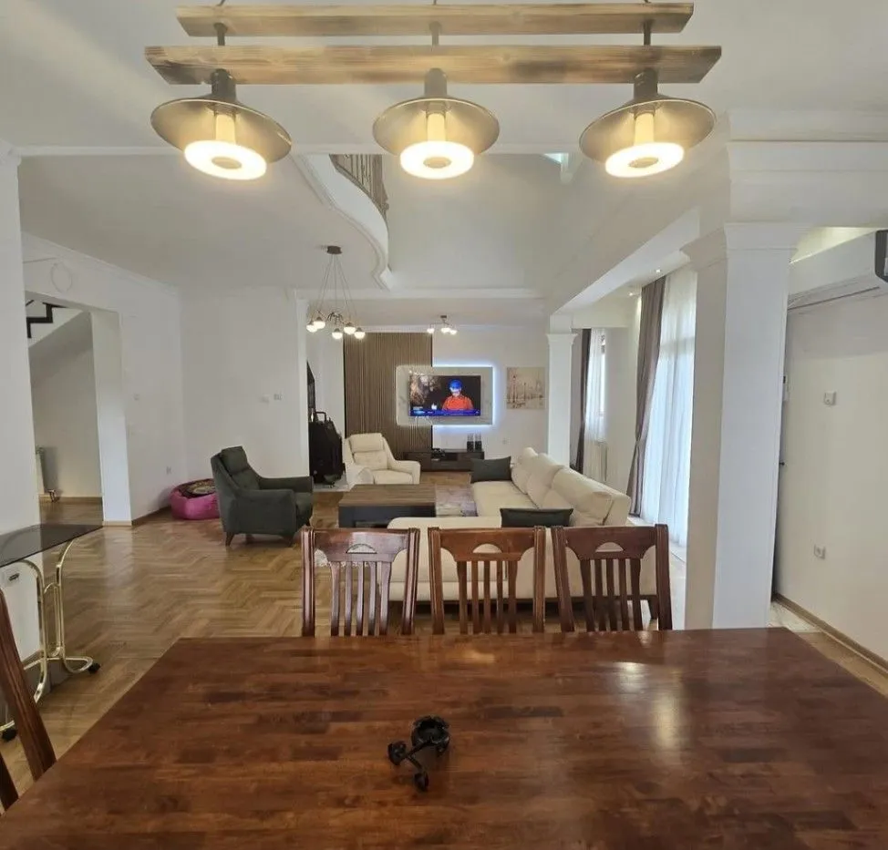Izdavanje, kuća, 280m², Zabjelo, Podgorica