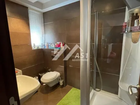 Izdavanje, kuća, 190m², Lipov gaj, Novi Sad Sve Podlokacije - image 8