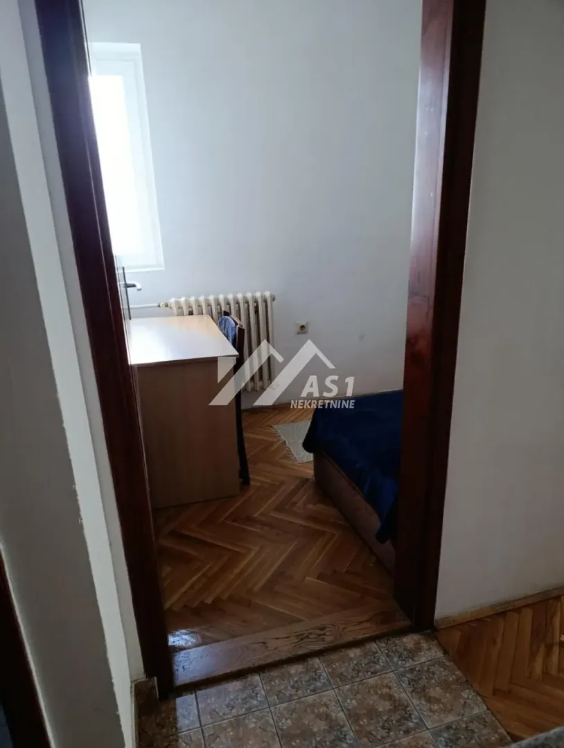 Izdavanje, jednosoban stan, 31m², Bulevar Oslobodjenja, Novi Sad Sve Podlokacije