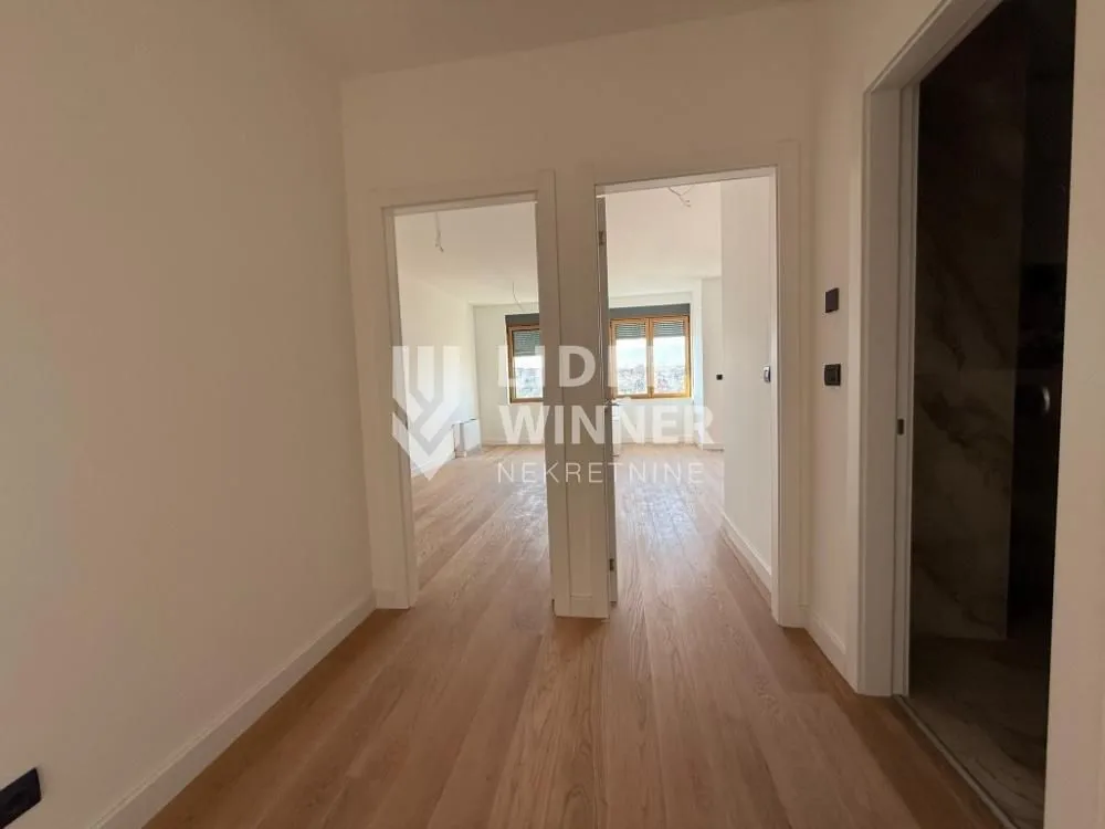 Sale, apartment, 220m², Autokomanda, Voždovac Sve Podlokacije