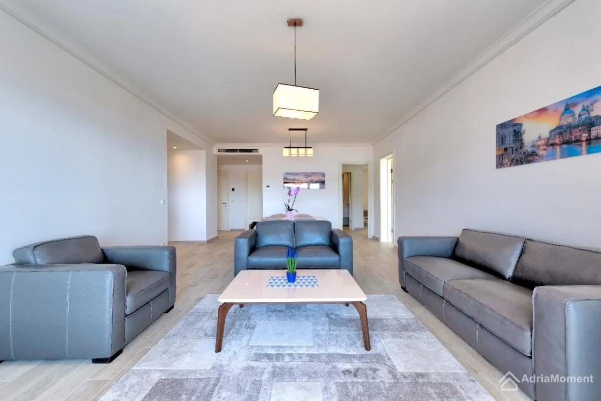 Prodaja, dvosoban stan, 143m², Radovići, Tivat