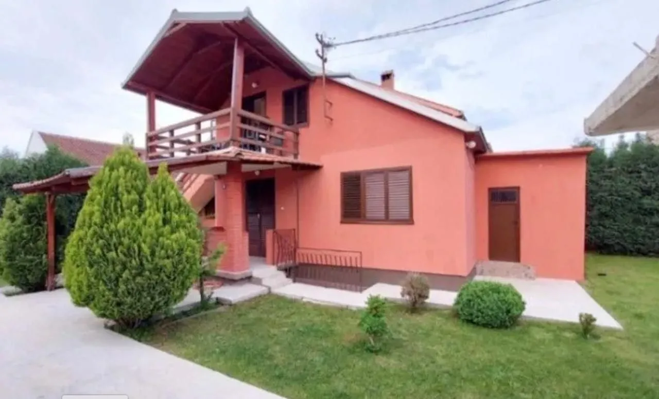 Izdavanje, kuća, 40m², Tološi, Podgorica