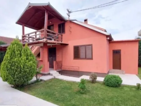 Izdavanje, kuća, 40m², Tološi, Podgorica