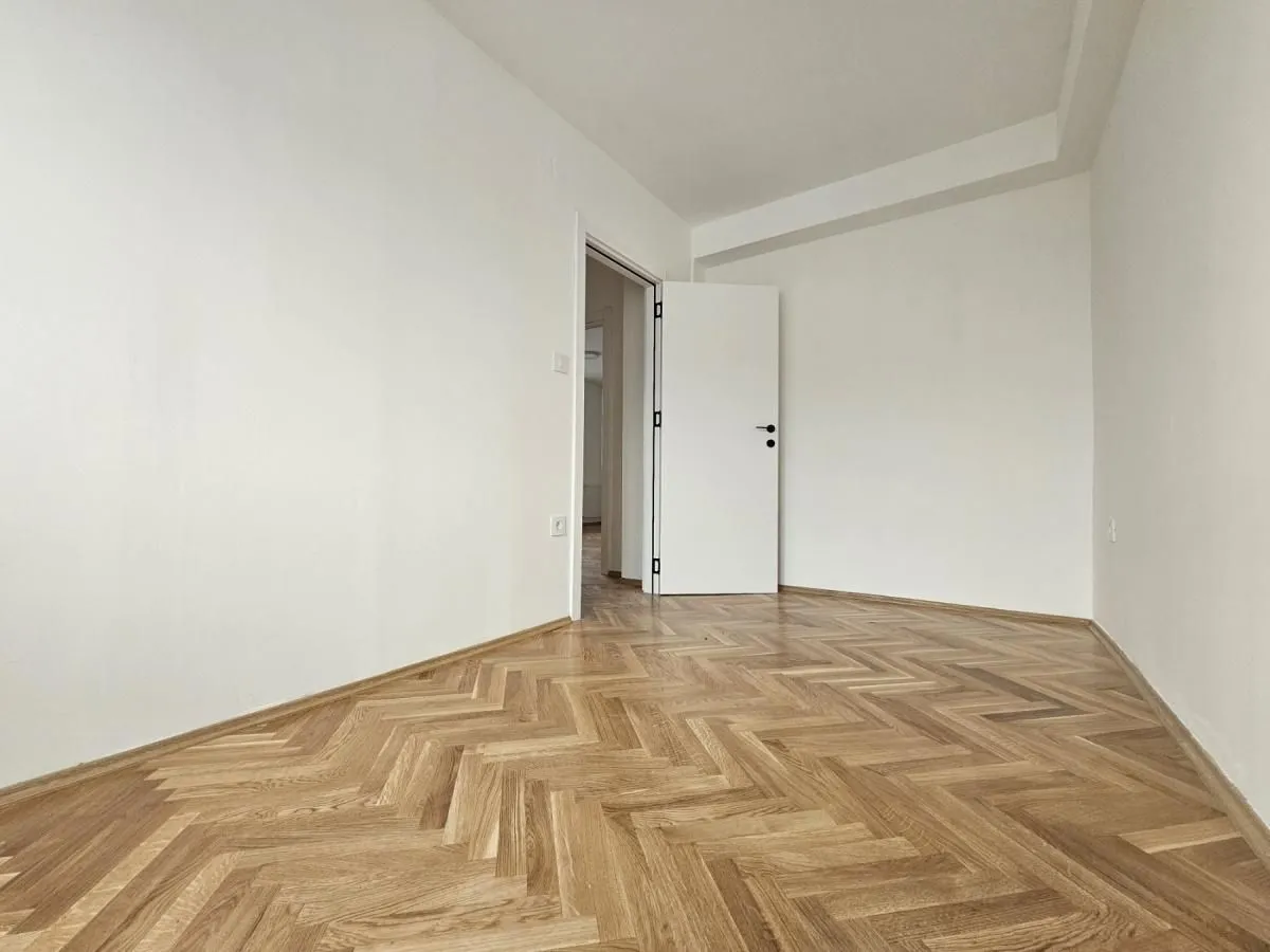 Prodaja, trosoban stan, 64m², Bulevar Oslobodjenja, Novi Sad Sve Podlokacije