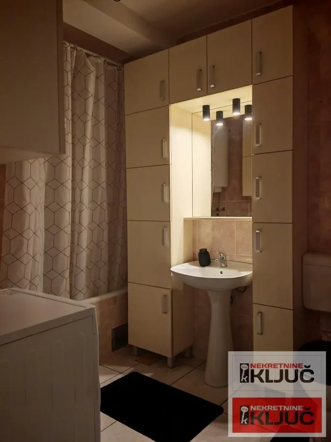 Prodaja, dvosoban stan, 50m², Grbavica, Novi Sad Sve Podlokacije