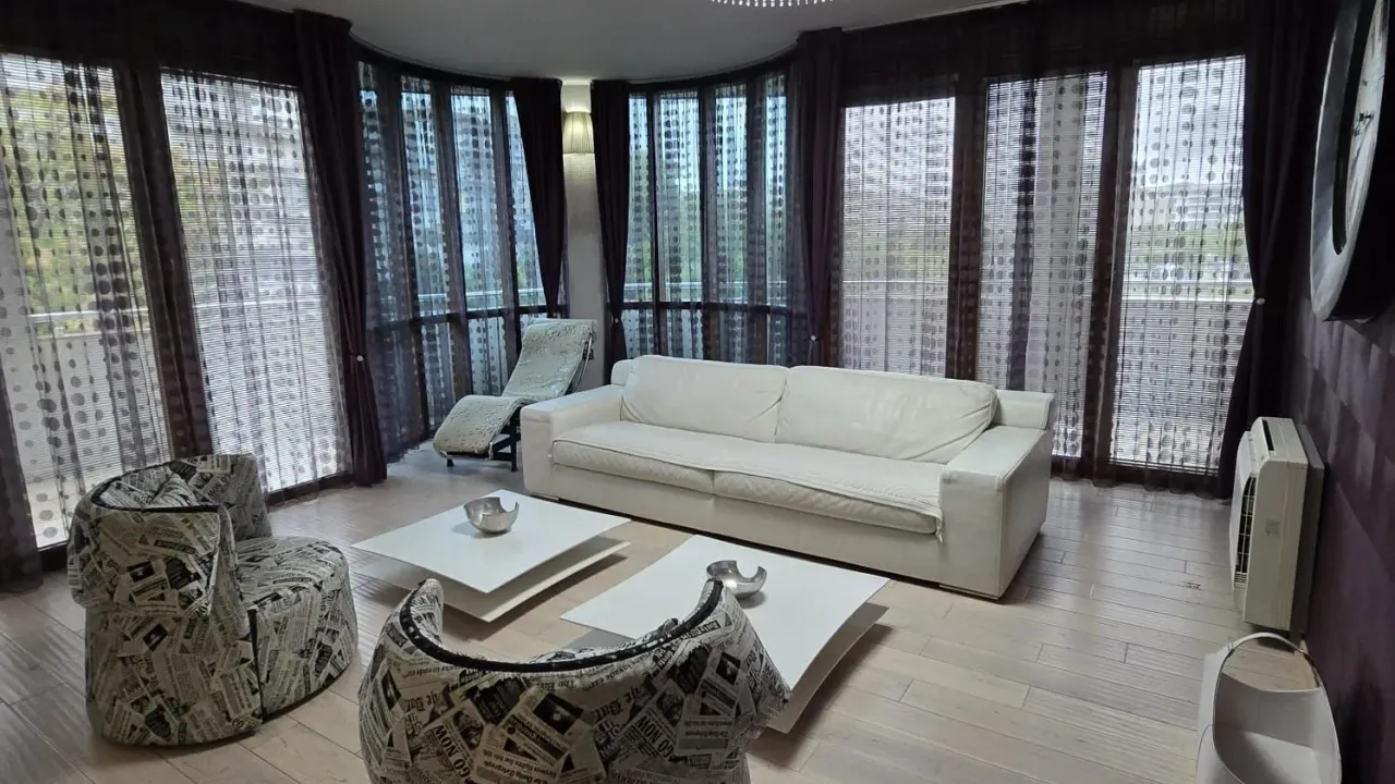 Izdavanje, trosoban stan, 140m², Preko Morače, Podgorica