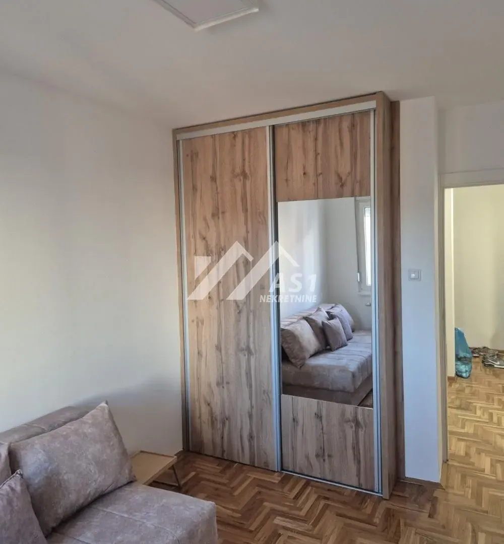 Izdavanje, jednosoban stan, 39m², Salajka, Novi Sad Sve Podlokacije