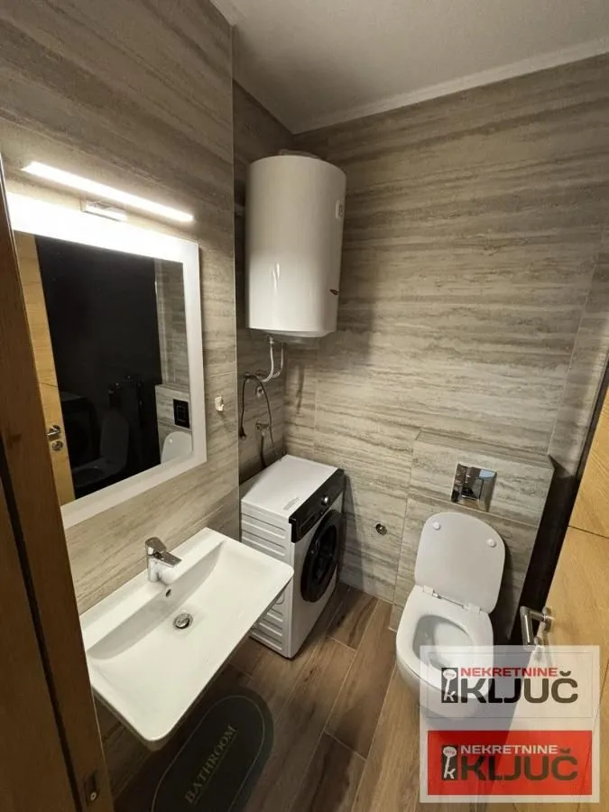 Izdavanje, garsonjera, 28m², Bulevar Oslobodjenja, Novi Sad Sve Podlokacije