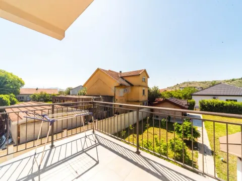 Rent, two bedroom apartment, 80m², Gornja Gorica, Podgorica - image 10