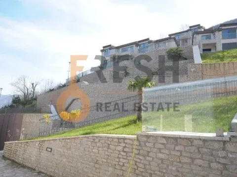 Prodaja, trosoban stan, 156m², Kotor, Crna Gora