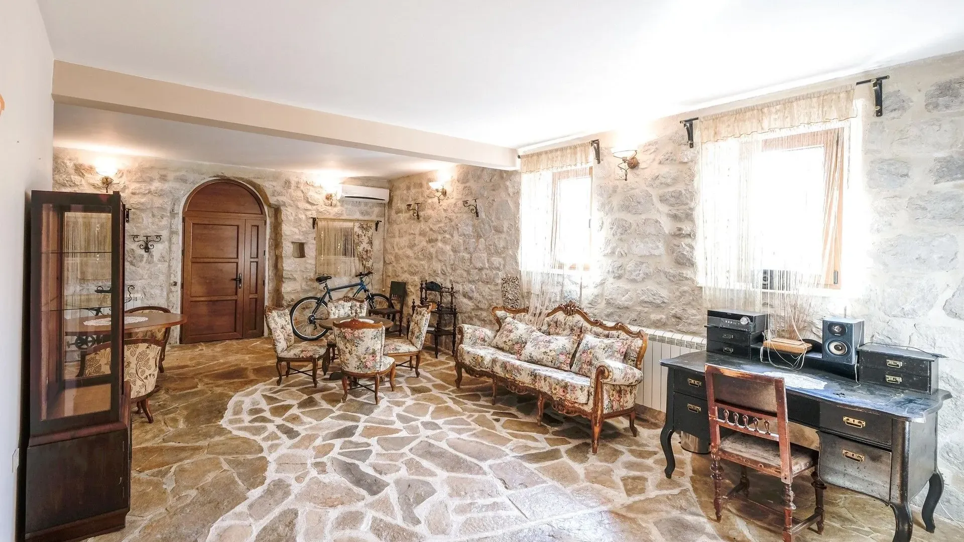 Sale, house, 500m², Orahovac, Kotor