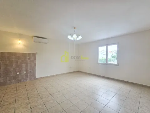 Izdavanje, jednosoban stan, 60m², Vranići, Podgorica - image 4