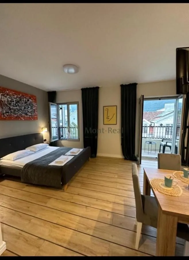 Prodaja, garsonjera, 33m2, Centar, Budva