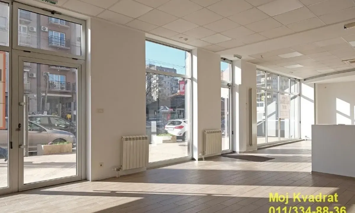Izdavanje, poslovni prostor, 180m², Đeram Pijaca, Beograd