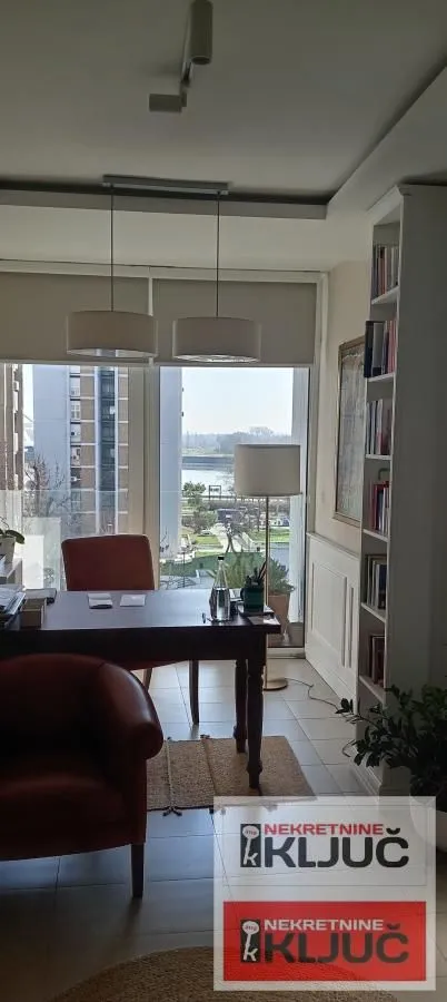 Prodaja, dvosoban stan, 64m², Kej, Novi Sad Sve Podlokacije