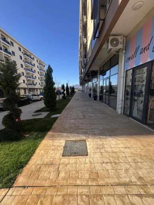 Izdavanje, poslovni prostor, 74m², New City, Podgorica