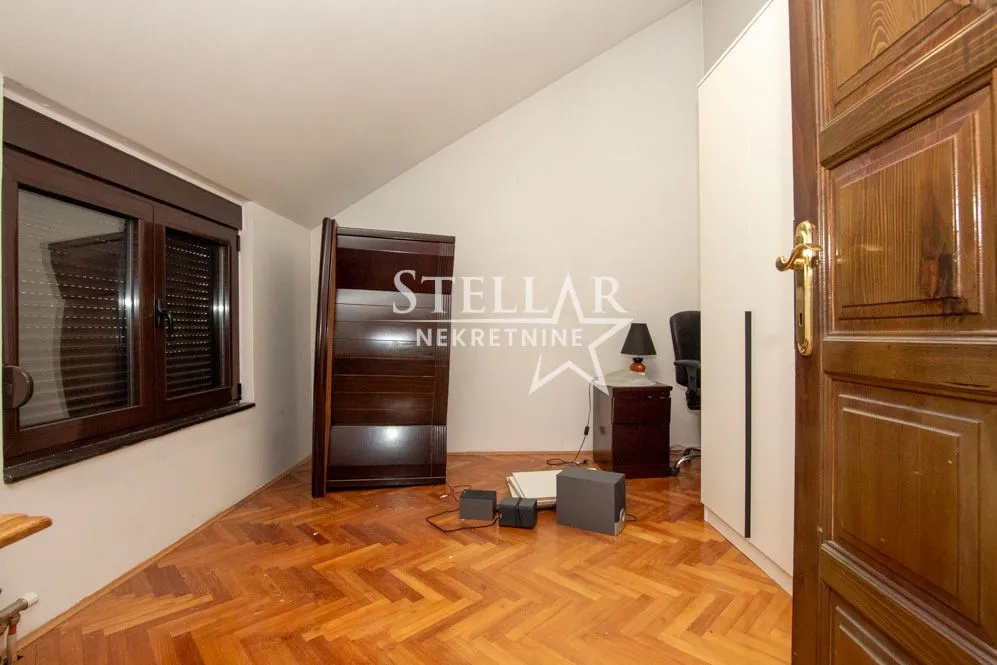 Izdavanje, kuća, 320m², Gorica C, Podgorica