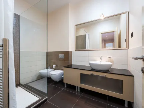 Rent, three bedroom apartment, 204m², Kod Capital Plaze, Podgorica - image 8