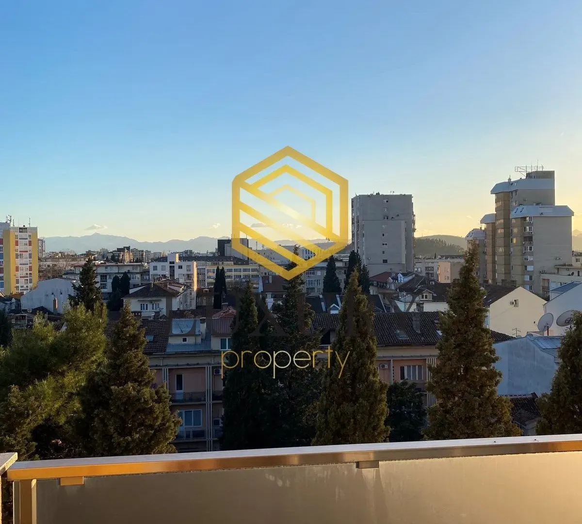 Izdavanje, jednosoban stan, 53m², Centar, Podgorica