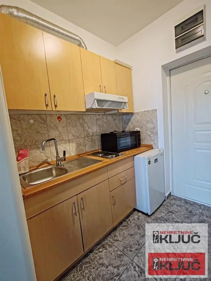 Izdavanje, garsonjera, 23m², Podbara, Novi Sad Sve Podlokacije