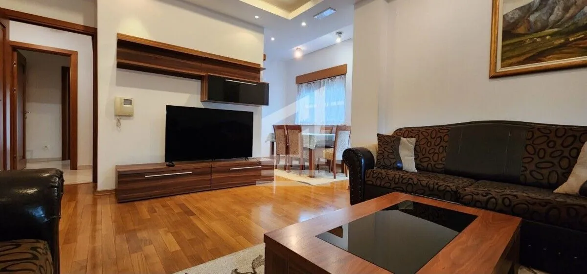 Izdavanje, trosoban stan, 105m², Preko Morače, Podgorica