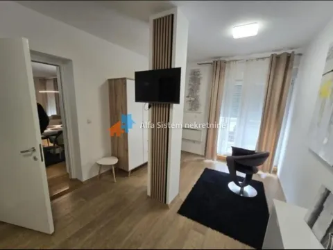 Rent, three bedroom apartment, 105m², Vračar Sve Podlokacije, Beograd - image 5