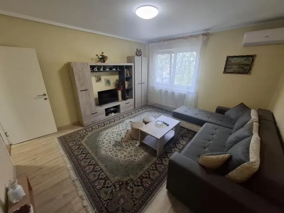 Izdavanje, dvosoban stan, 50m², Železnička Stanica, Novi Sad Sve Podlokacije