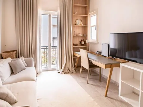 Prodaja, četvorosoban stan, 184m², Tivat, Crna Gora - image 14