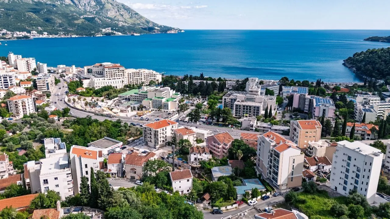 Sale, two bedroom apartment, 57m², Bečići, Budva