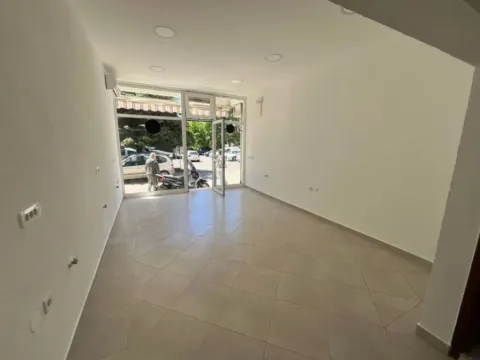  Office Space for Rent, 30m2, Centar, Bar