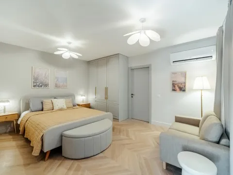 Prodaja, dvosoban stan, 43m², Centar, Kotor - image 8