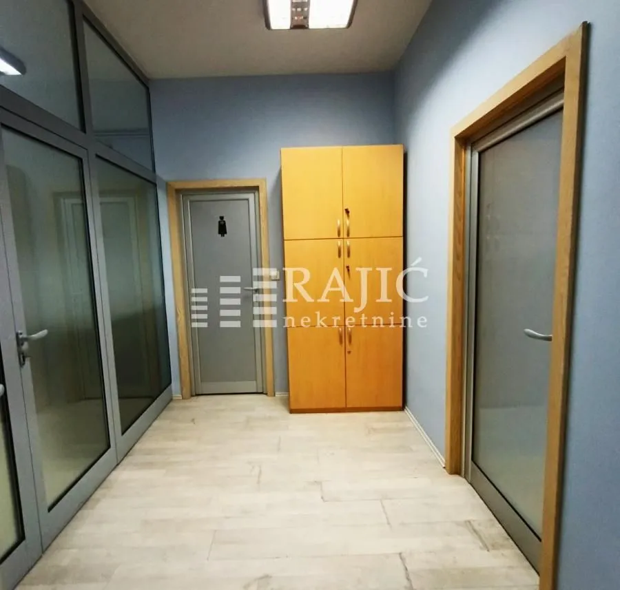 Rent, office space, 145m², Slavija, Vračar Sve Podlokacije