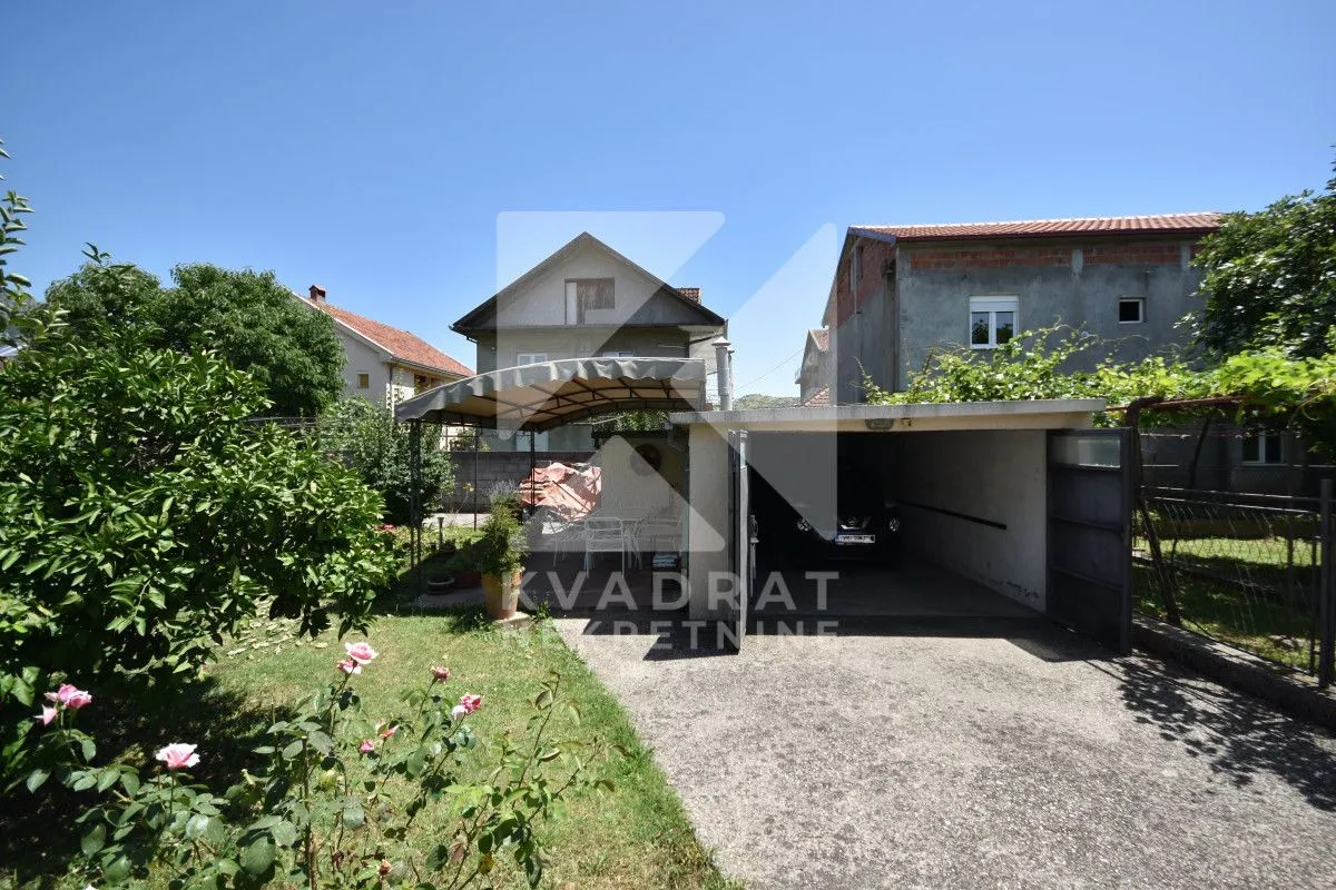 Prodaja, kuća, 320m², Murtovina, Podgorica