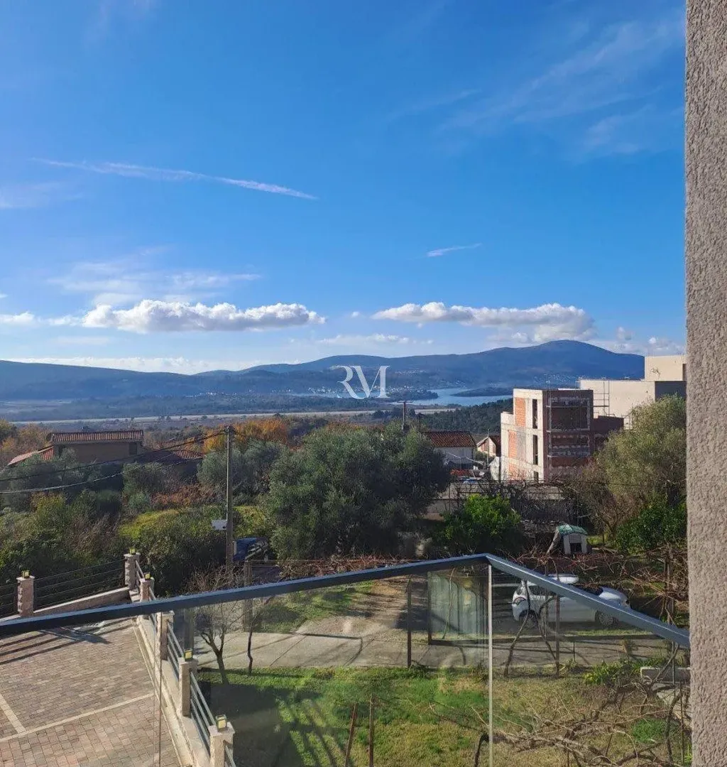 Izdavanje, jednosoban stan, 44m², Kavač, Kotor