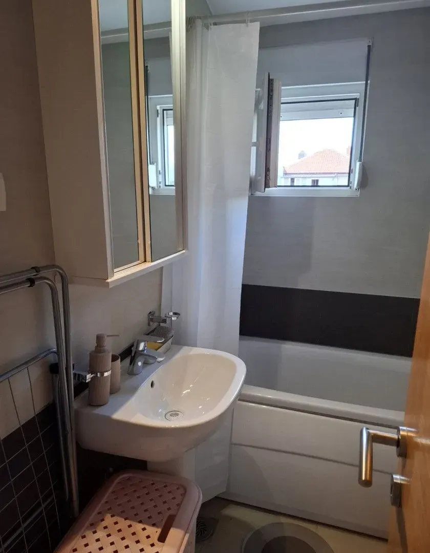 Izdavanje, jednosoban stan, 45m², Blok 9, Podgorica