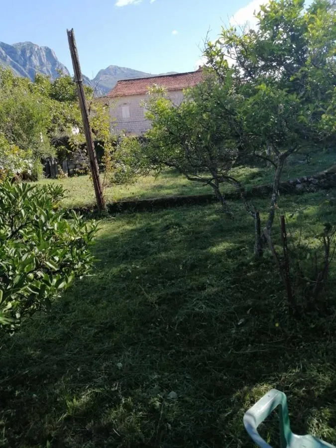 Prodaja, plac, 600m², Prčanj, Kotor