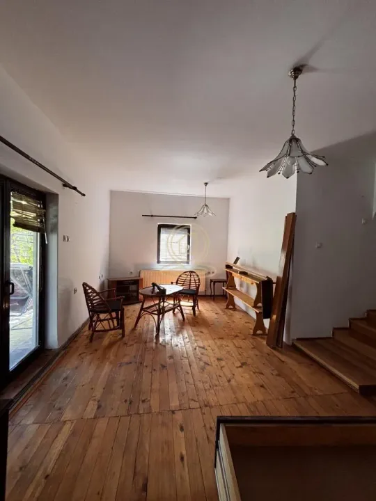 Rent, house, 240m², Pantelej, Niš
