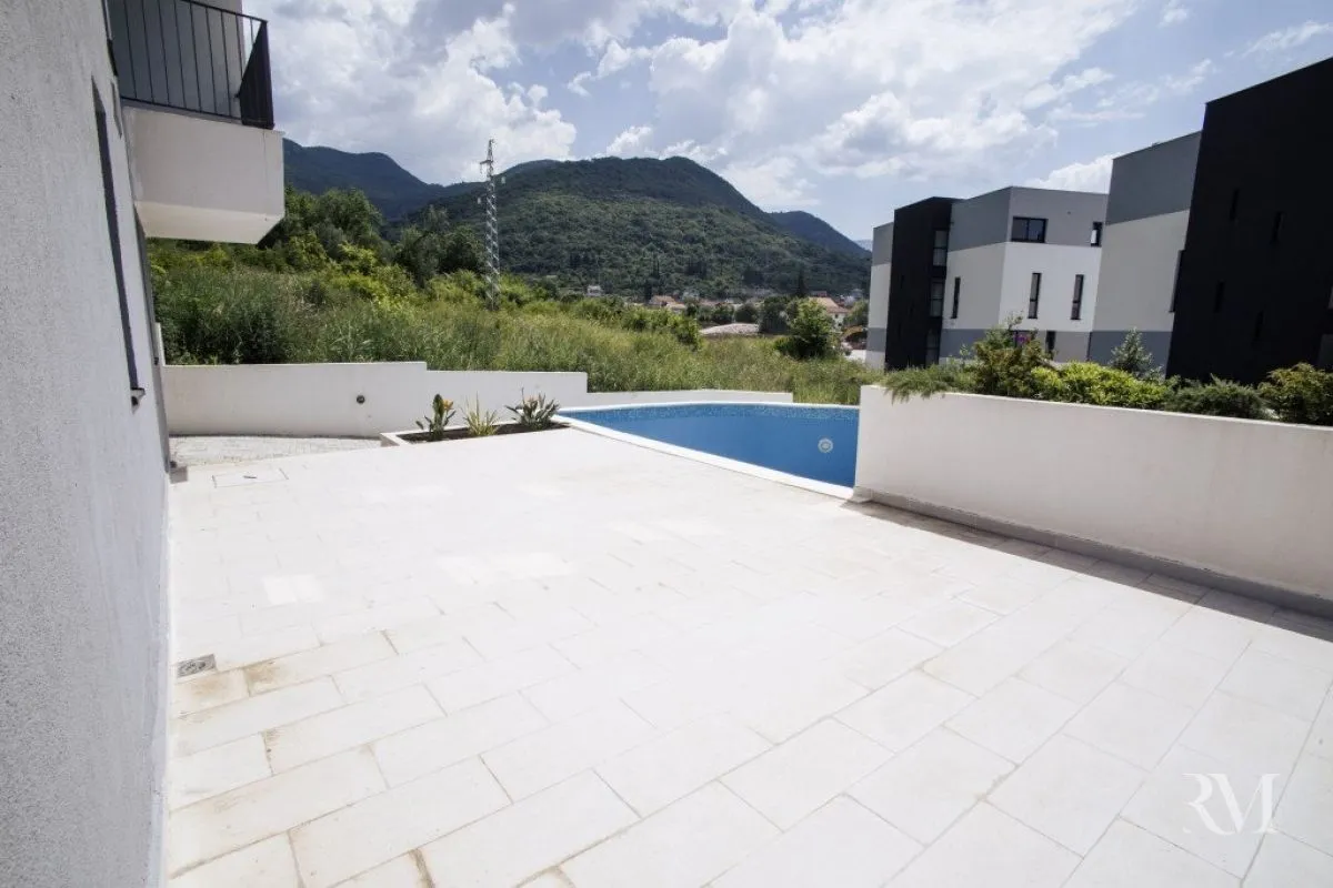 Prodaja, jednosoban stan, 53m², Tivat, Crna Gora