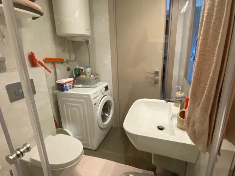 Izdavanje, jednosoban stan, 47m², Centar, Budva - image 8