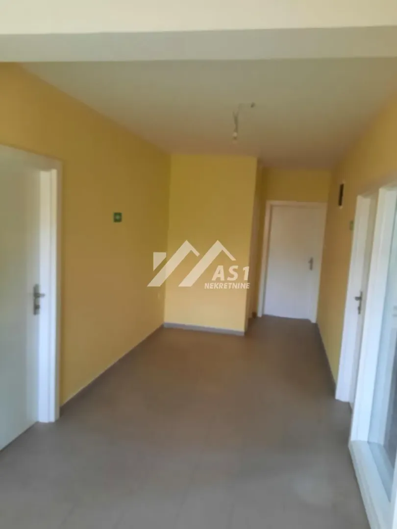 Izdavanje, poslovni prostor, 2600m², Bački Petrovac, Novi Sad