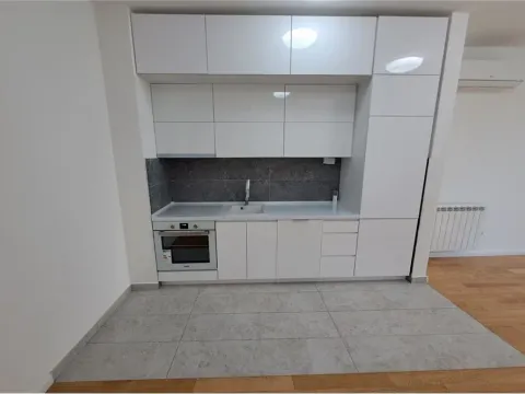 Izdavanje, dvosoban stan, 67m², Niš, Srbija - image 6