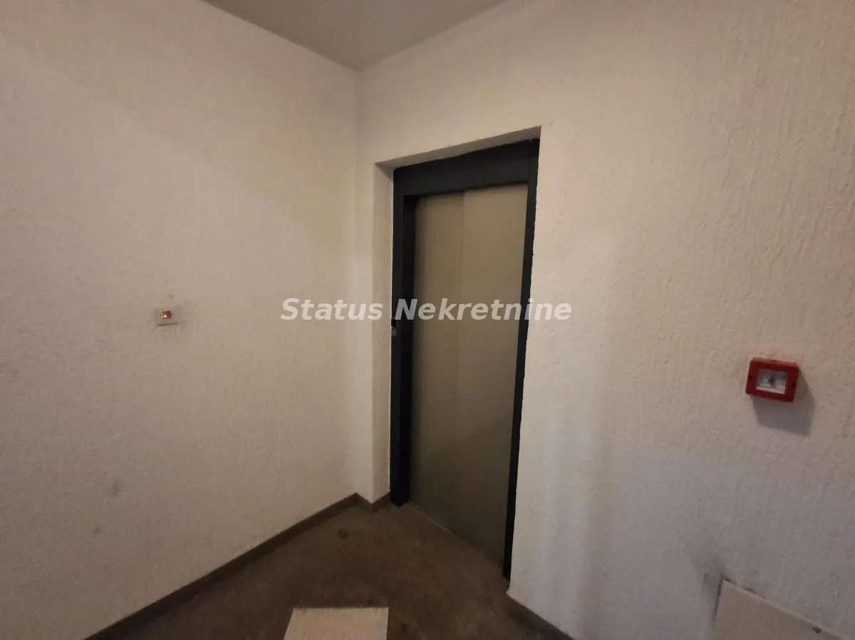 Izdavanje, jednosoban stan, 35m², Centar, Novi Sad